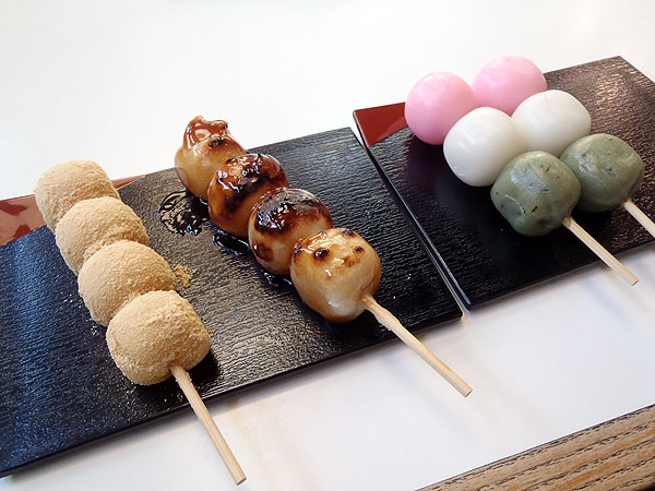 花見団子、みたらし団子、きなこ団子